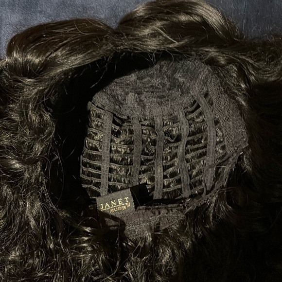 Vintage style silky soft synthetic curly hair wig - Picture 5 of 9